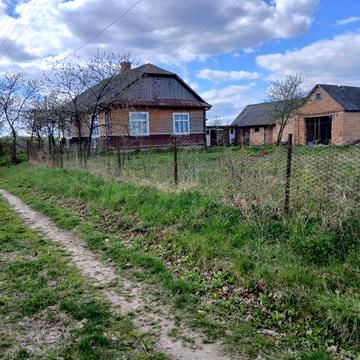 Продам хату с. Луковичі ціна 7000₴