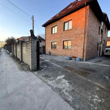 Продаж частини будинку, вул. Шевченка 248, БЕЗ КОМІСІЇ(145м.кв.)