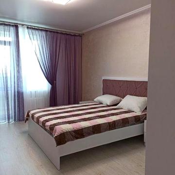 Сдам помесячно новую 1-но комнатную квартиру с ремонтом!