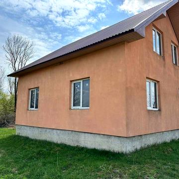 Продаж будинку поруч з містом