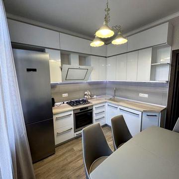 2к.кв.Декабристов возле Сказки с ремонтом !