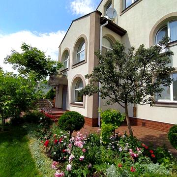 Продаж 5к Дім Івана Богуна вулиця