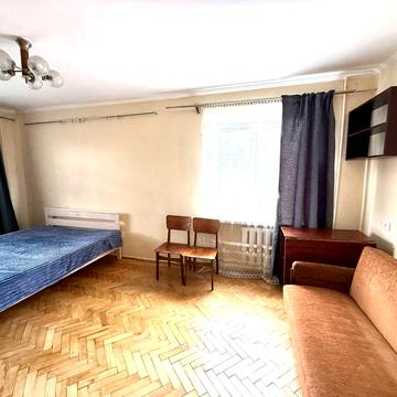 Оренда  квартири поруч парк, пасічна 90 з балконом