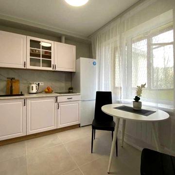 Затишна 1 кімнатна квартира біля метро Мінська на Оболоні