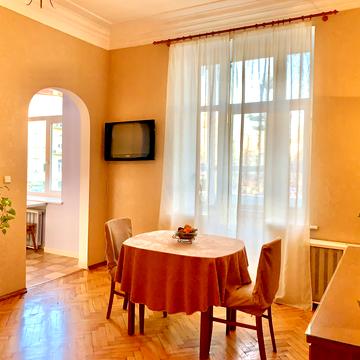 Велика Васильківська вул. (Червоноармійська), 24/1