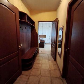 Продам 2-кімнатну квартиру на Будівельниках 4. Від власника