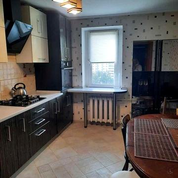 сдам большую 2-к.квартиру с современной мебелью и техникой, Минский массив