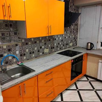 Академіка Корольова вул., 2а