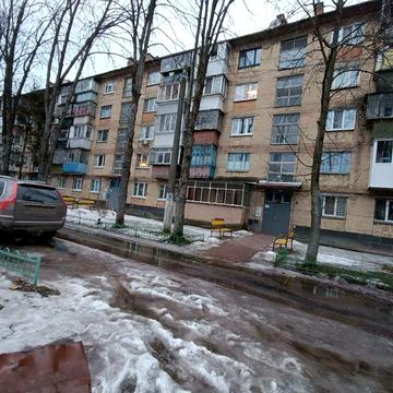 Продам 2 х.кімнатну квартиру по вулиці  Чорних Запорожців 61а в центрі міста