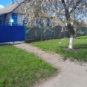 Продам будинок у Полтавській області.