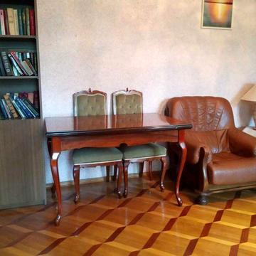 Продам 4 комн. квартиру с ремонтом. Центр