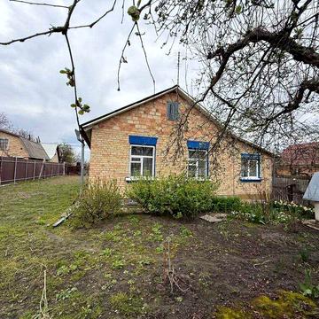 Доглянутий Будинок в Шпитьках, на Ділянці 8 соток, ГАЗове опалення, поруч вся необхідна інфраструктура