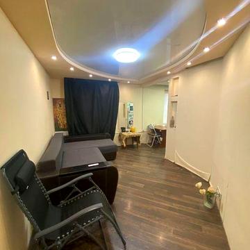 1 этаж, 2-х комн. кв. на Юности 18000 $