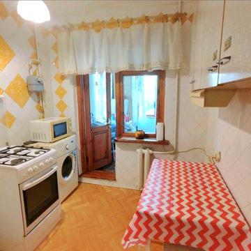 Сдам Малиновского / Таврия 2х комнатную кввртиру