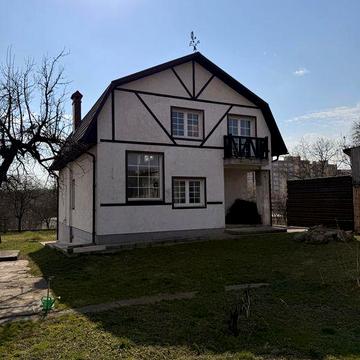 Новий будинок у Центрі міста, 13 соток землі