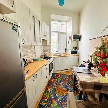 Продаж 1 км квартири в центрі міста з ремонтом