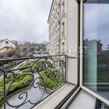 Продаж квартир 5-к  в Renaissance Residence, центр без % Добролюбова4 , Ботанічний сад , Едельвейс , Дружби народів ЖК Жилой комплекс"Renaissance Residence"