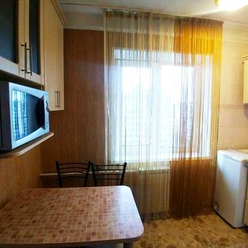 Продам 1-кімн. квартиру кухня-студія + спальня,метро Оболонь, Почайна,