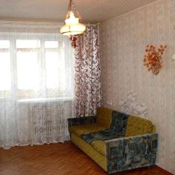 Сдам на длительный срок свою 1-комнатную меблированную квартиру со всеми удобствами на 2 этаже 16.-эт. кирпичного дома на 1 ст. Люстдорфской дороги.