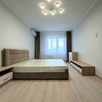 М. Деміївська, Науки 54б, видова 1 кімнатна, велика кухня і спальня