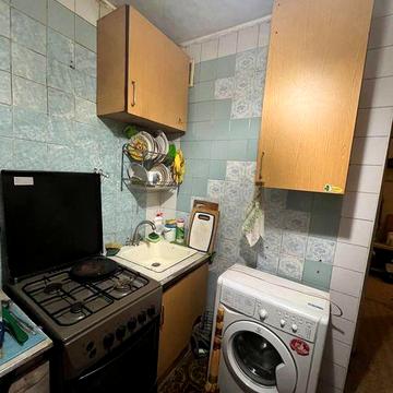 ЗВЕРИНЕЦКАЯ ,61;ПЕЧЕРСК;2х комнатна квартира под ремонт-48м2