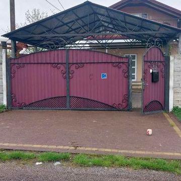 Продається будинок біля річки