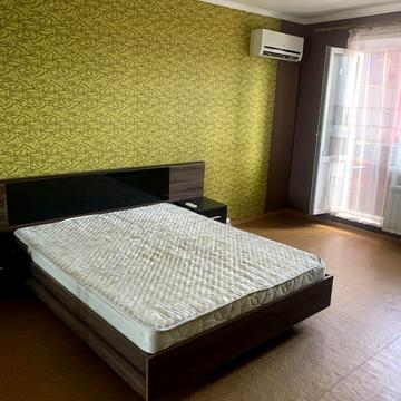 Сержа Лифаря вул. (Олександра Сабурова), 4