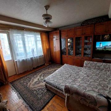 Василя Кучера вул., 8