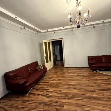 Будинок, район ринка Білочка
