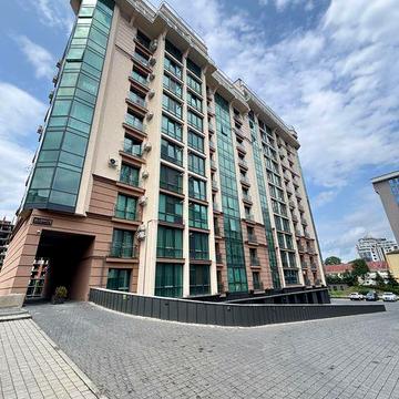 Простора 1к квартира з кухнею вітальнею та виходом на балкон ЖК HydroPark Delux