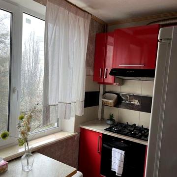 Продам 1 комнатную квартиру возле метро Студенческая