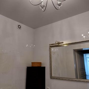 Дмитрівська вул., 76