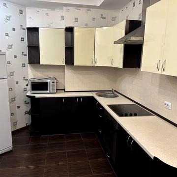 Драгоманова вул., 6/1