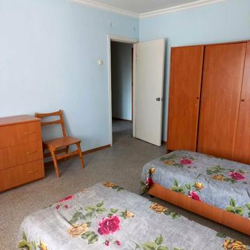 Базарна вул., 2