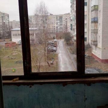 Продається 3х кімнатна з автономним опаленням.