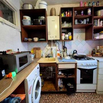 Двокімнатна квартира. Поруч зупинка кільцевого.