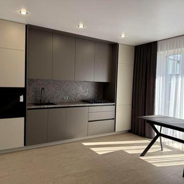 Продаж квартири де кухня-вітальня, спальня, гардеробна та кладова