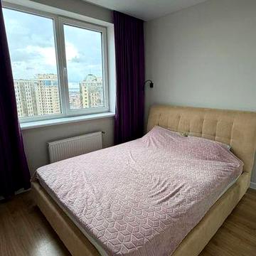 Здам кухню-студію + 2 кімнати в ЖК /Таїрова. Архітекторська.
19/19 поверх.Генератор 24/7
2 ліжка + диван
гардероб 
43 м2
кондиціонер 

Генератор на лі