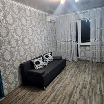 Довженка вул., 7