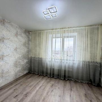 Простора 2 кім квартира ,р-н Староі Подусівки