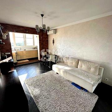 продаж чудової квартири Теремки вул. Заболотного 78
