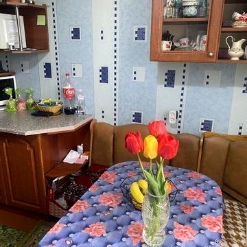 Продам теплу 3-х кім кв на 4-му районі з меблями.