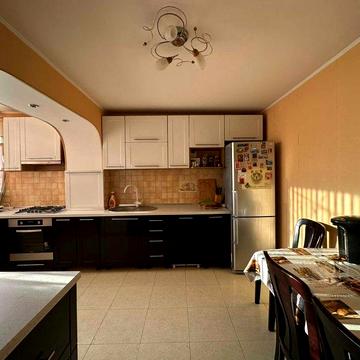 Продам 2 комнатную квартиру в Фонтанке-3