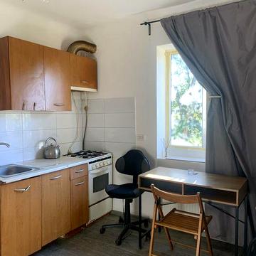 Оренда бюджетної 1-кімнатної квартири по вул.Пʼясецького