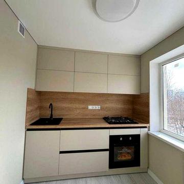 Продам 2 комнатную квартиру 46 м2 с ремонтом,ул. От. Яроша, Павлово Поле/Бот. Сад VI
