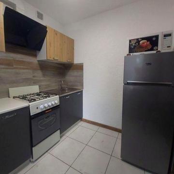 Сдам  1 к.квартиру  на правом берегу