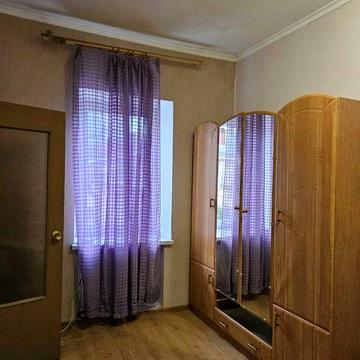 Продам 2 комнатную возле Оперного театра