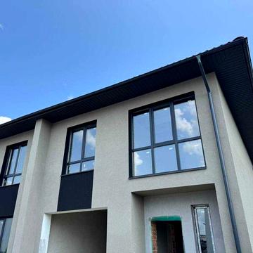 Будинок-Квадрохаус із Повністю Приватним Двором!