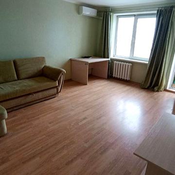 Простора 1-кімнатна квартира, Торгмаш