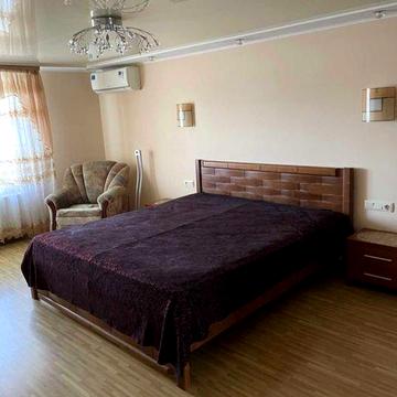 Продам 2 к. квартиру с ремонтом в кирпичном высотном доме на Черемушках